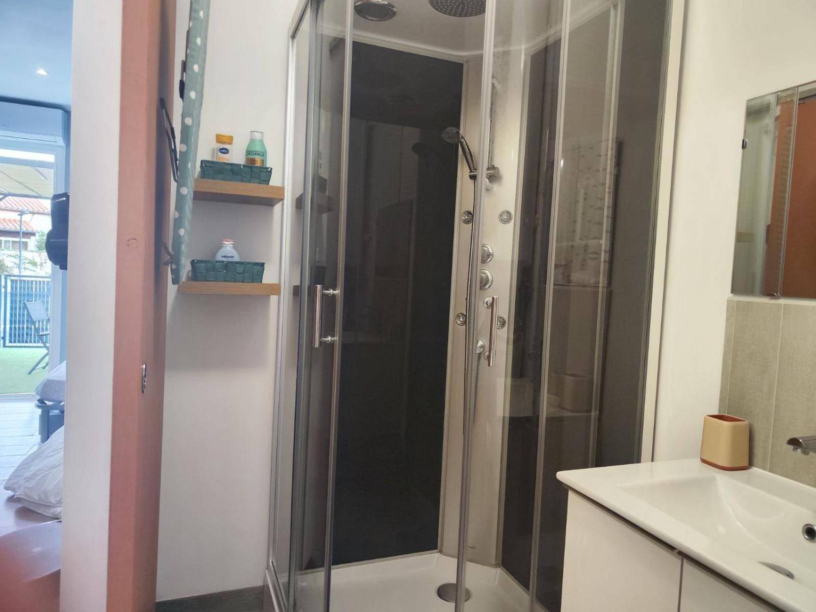 Tra Mare E Lago Montescot Bagian luar foto